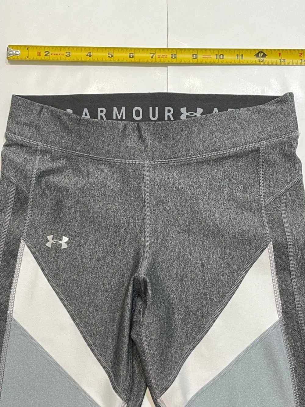 Under Armour stretchy leggings